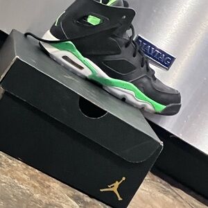 Black and green Jordan sixes size 4 1/2